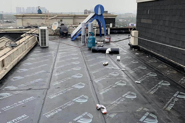 北京順義衛(wèi)生間防水堵漏：衛(wèi)生間漏水不想砸地面怎么辦？